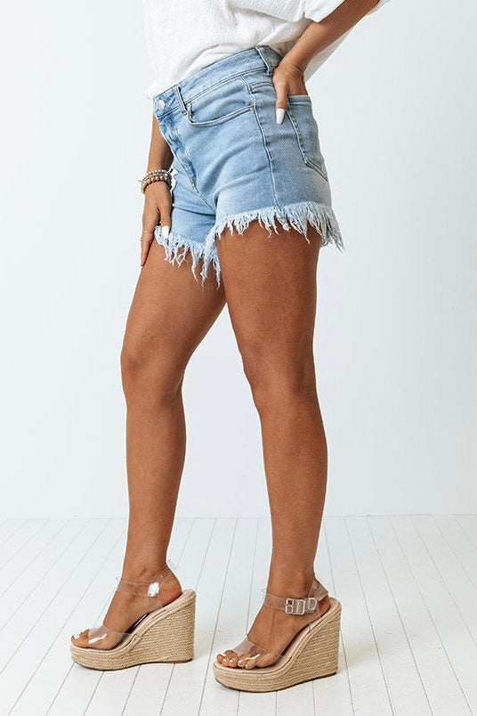 (L) Risen Fringe Denim Shorts