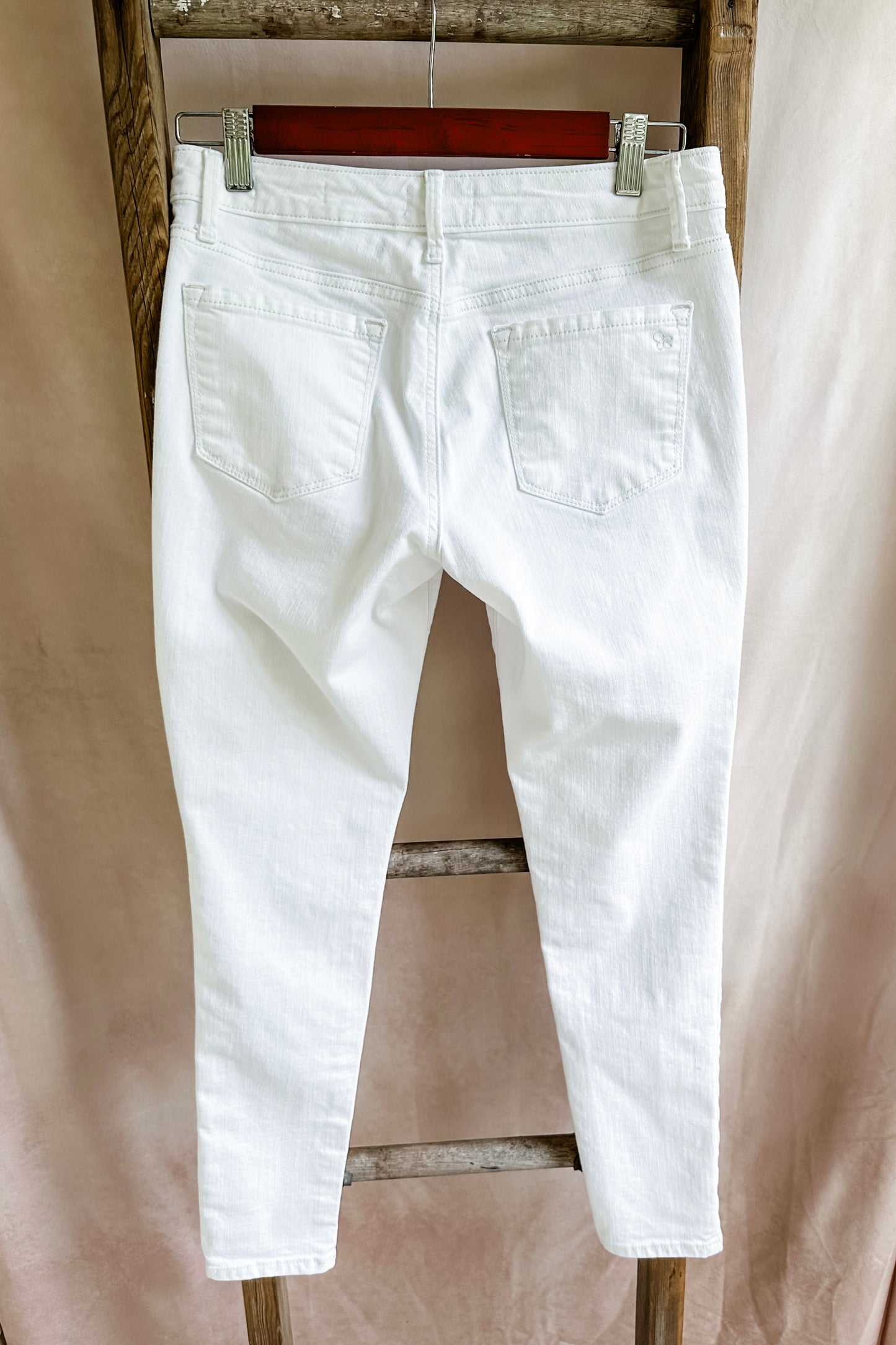 (4) Jessica Simpson Skinny Jeans