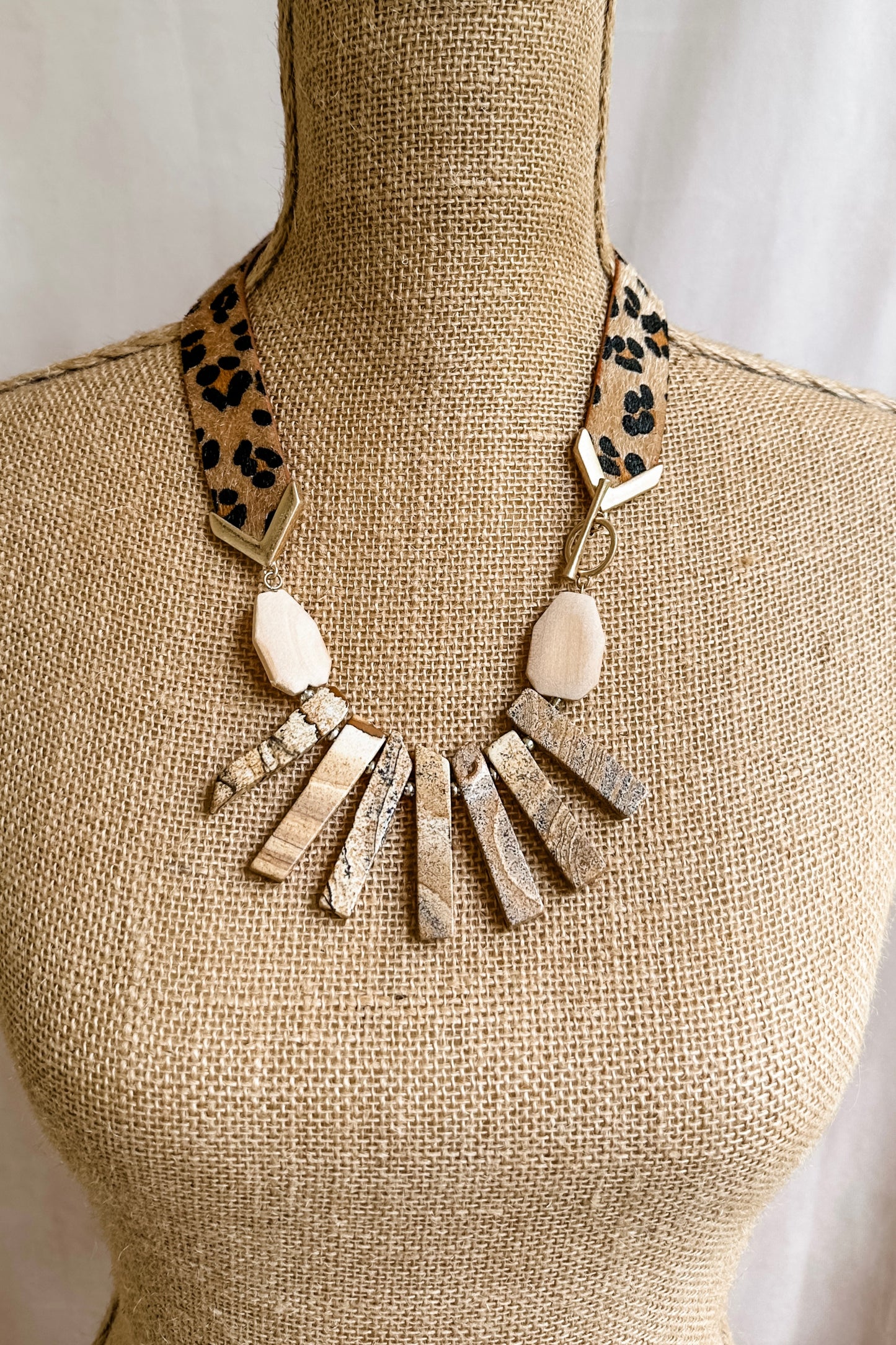 Leop & Wood Necklace