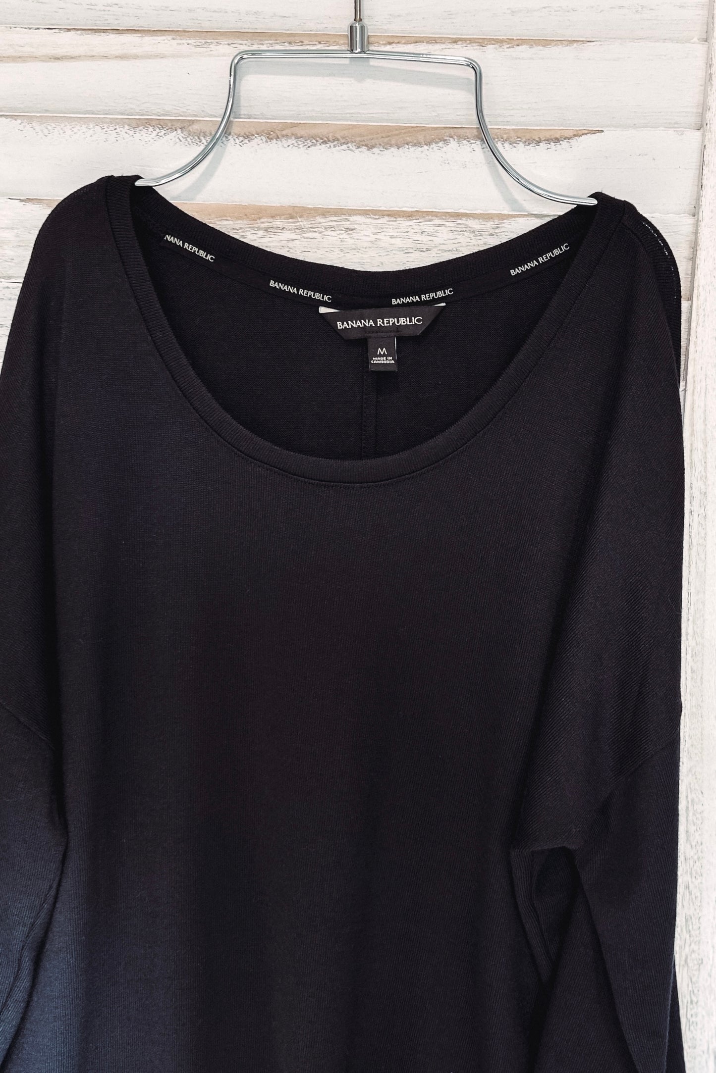 (M) Banana Republic Luxe Hem Top