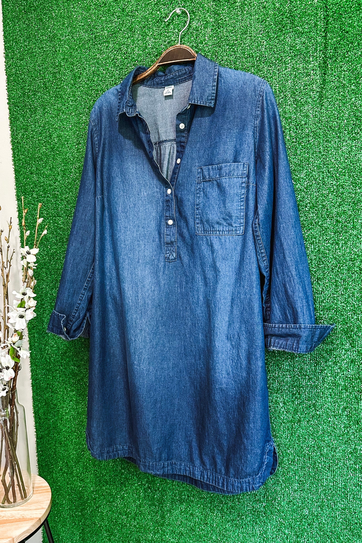 (M) Old Navy Chambray Dress