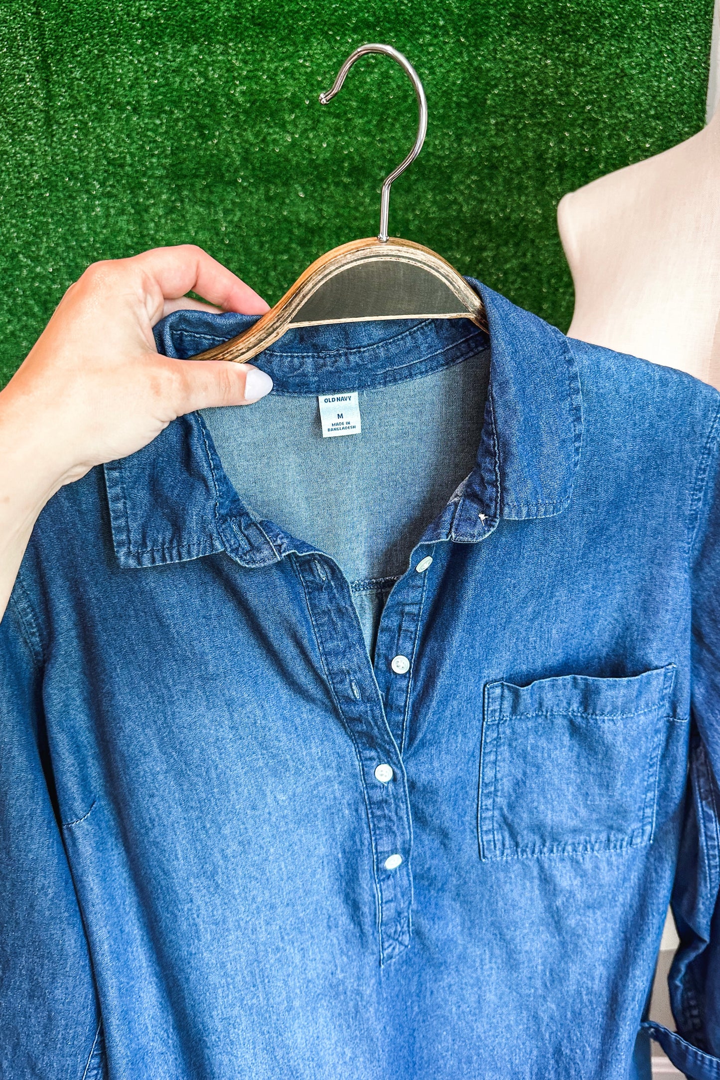(M) Old Navy Chambray Dress