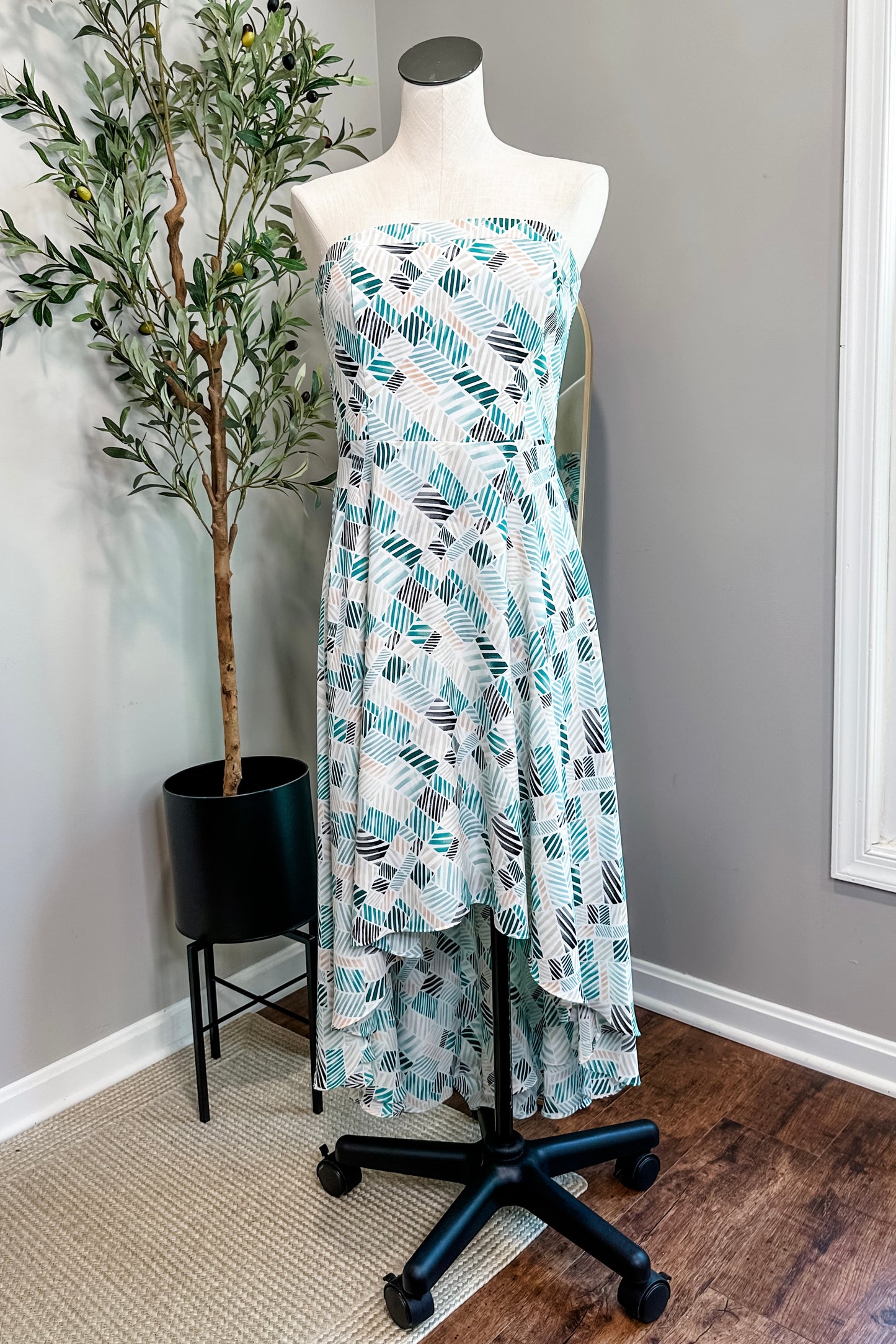(8) White House Black Market Dress