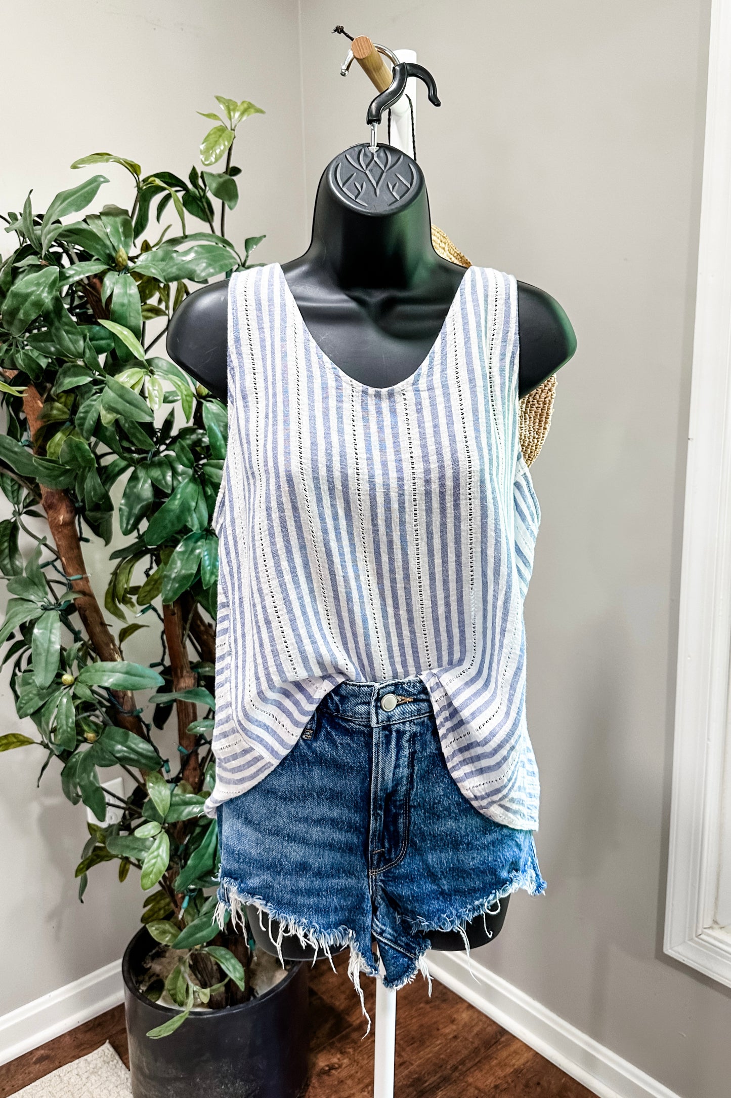 (L) Linen Sea Tank