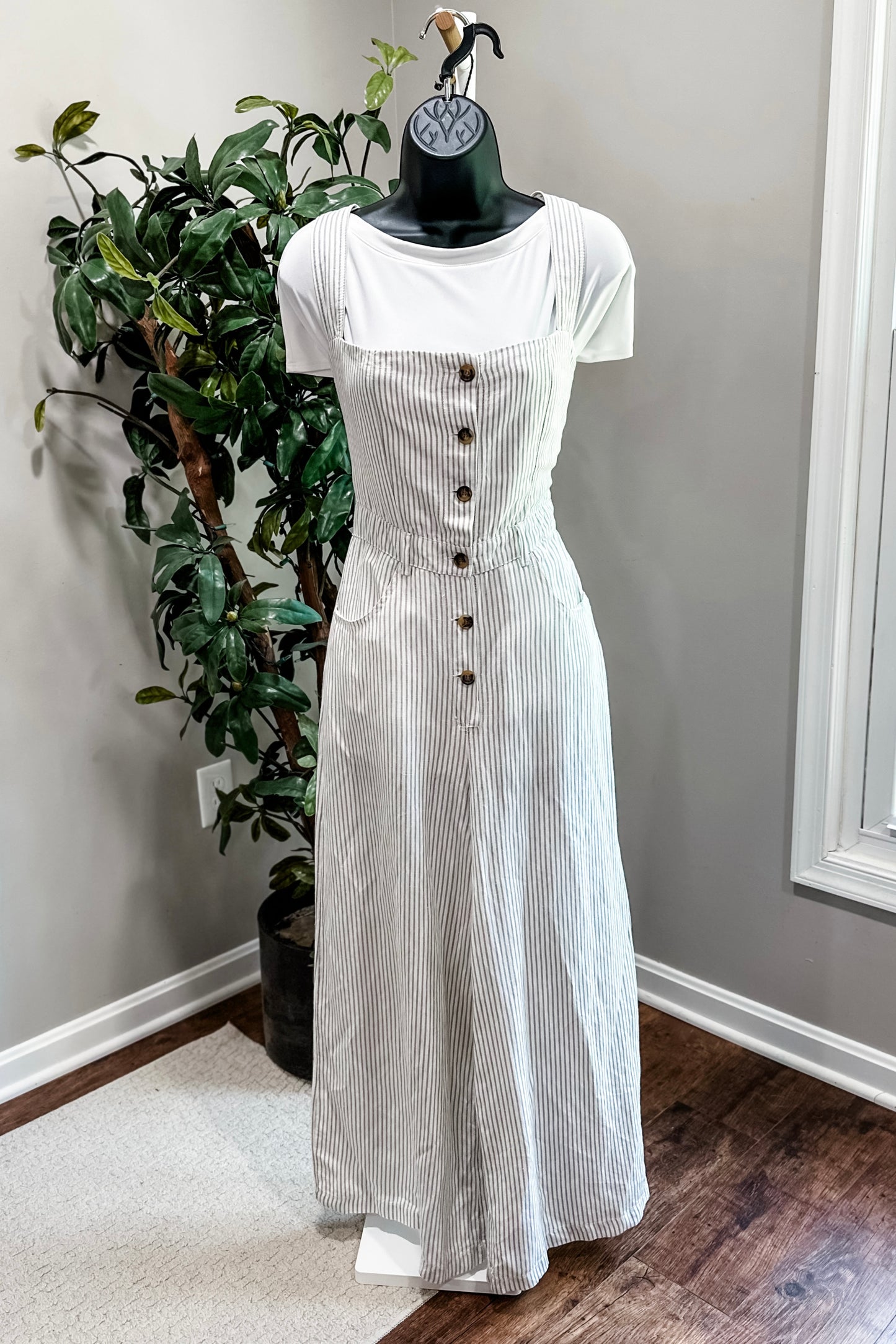 (6) Tractr Wide Leg Jumpsuit