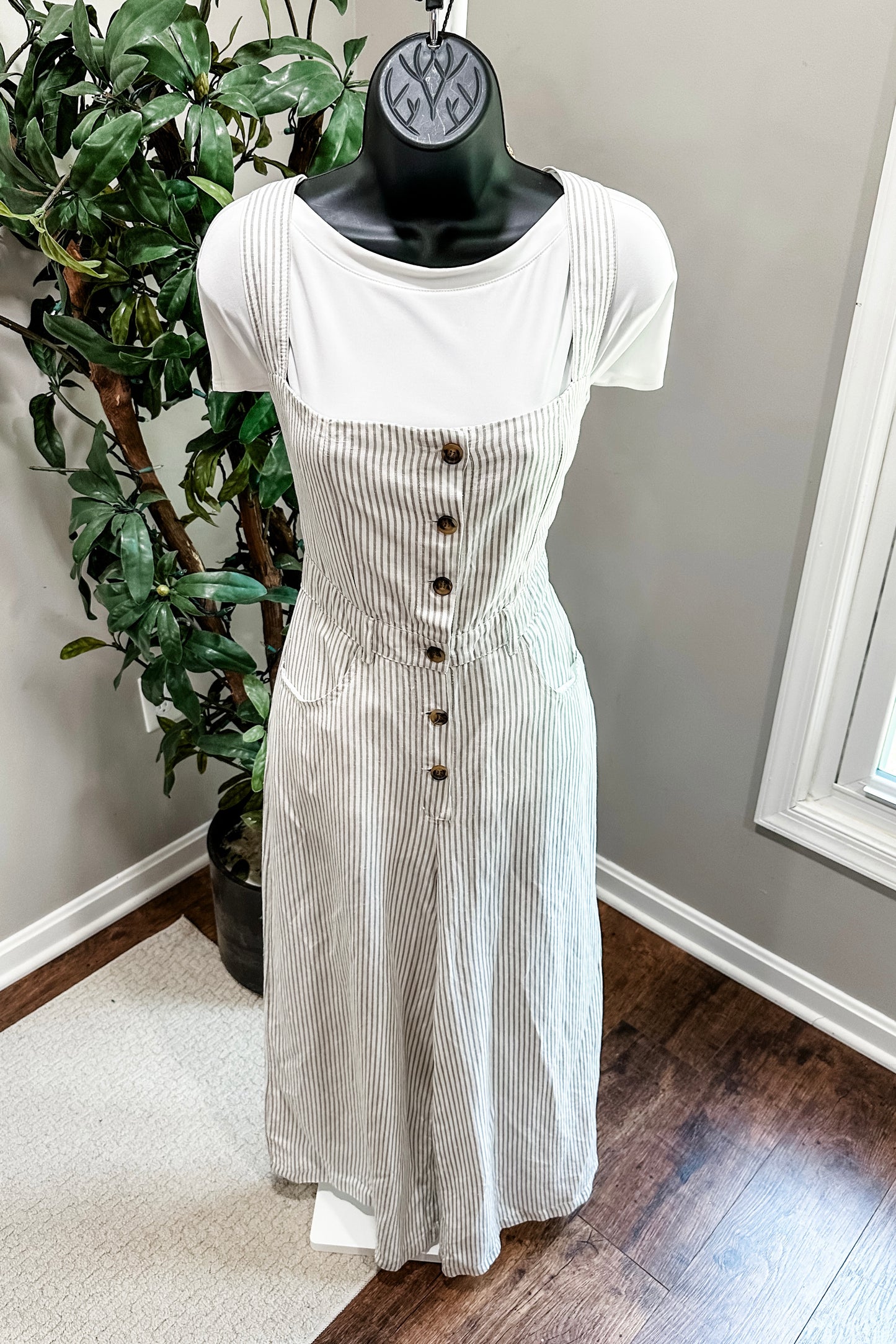 (6) Tractr Wide Leg Jumpsuit