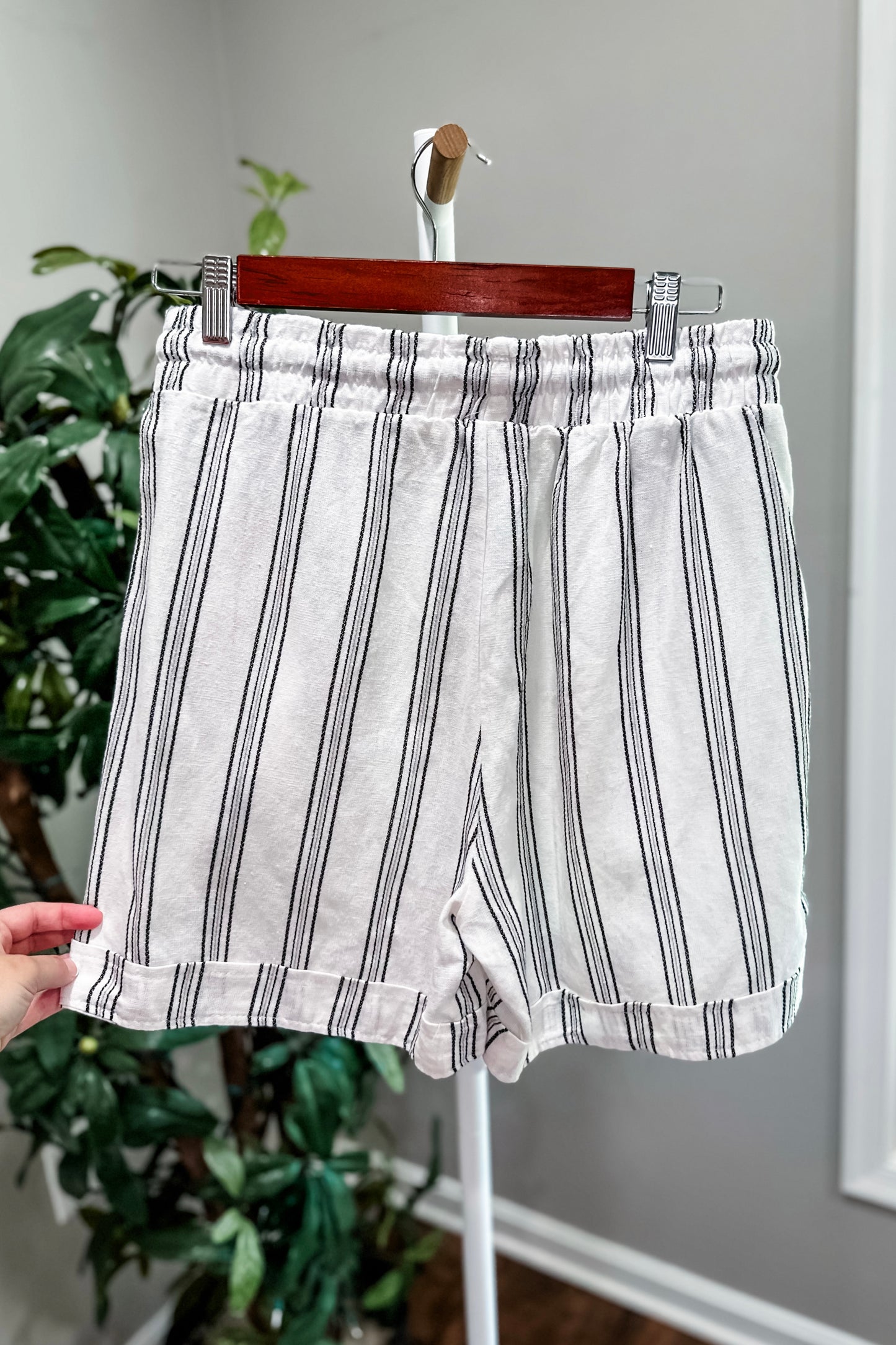 (M) Striped Linen Short