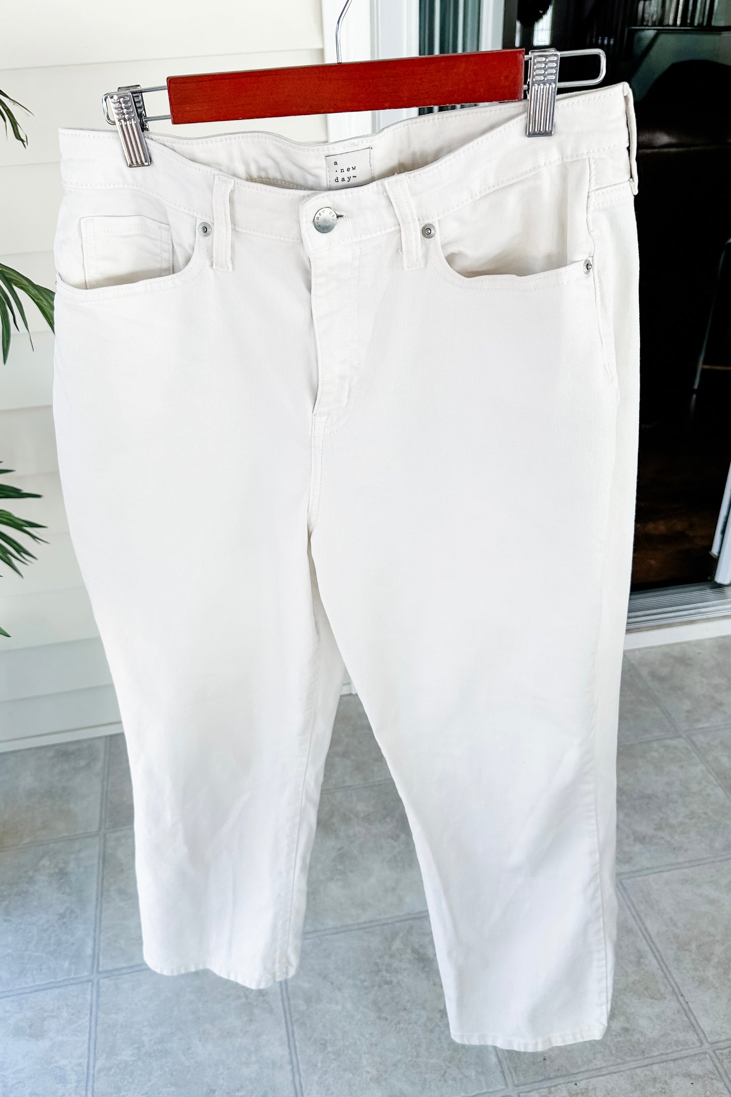 (12) High Rise 90’s Straight Denim