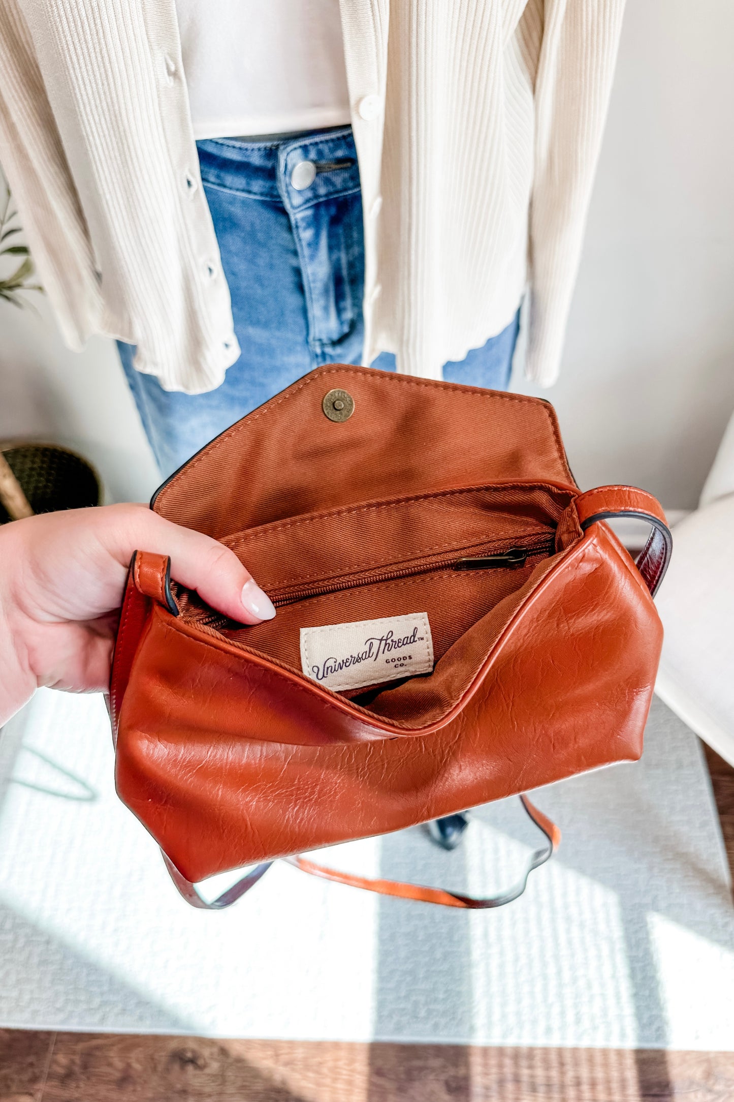 Universal Thread Crossbody