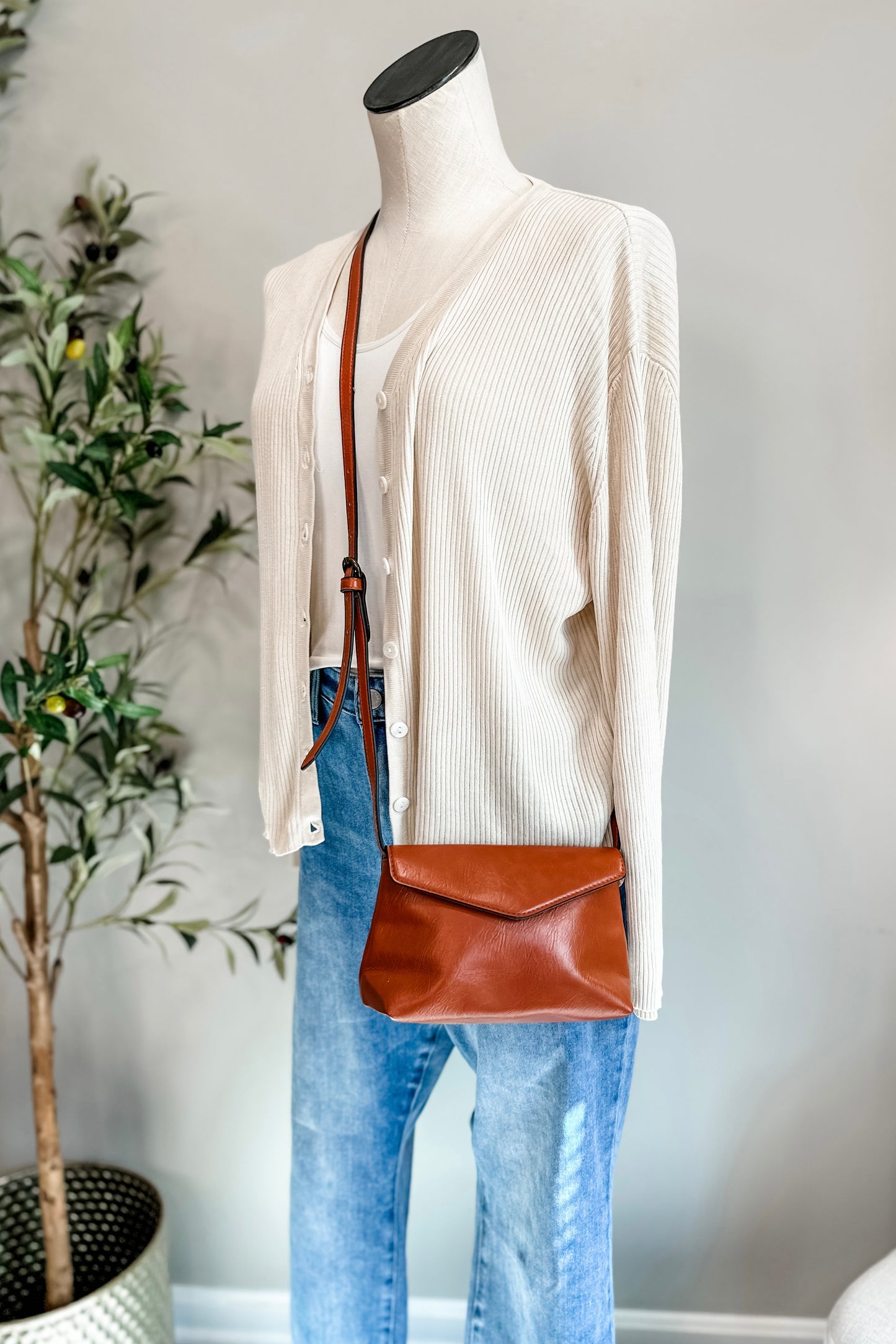 Universal Thread Crossbody