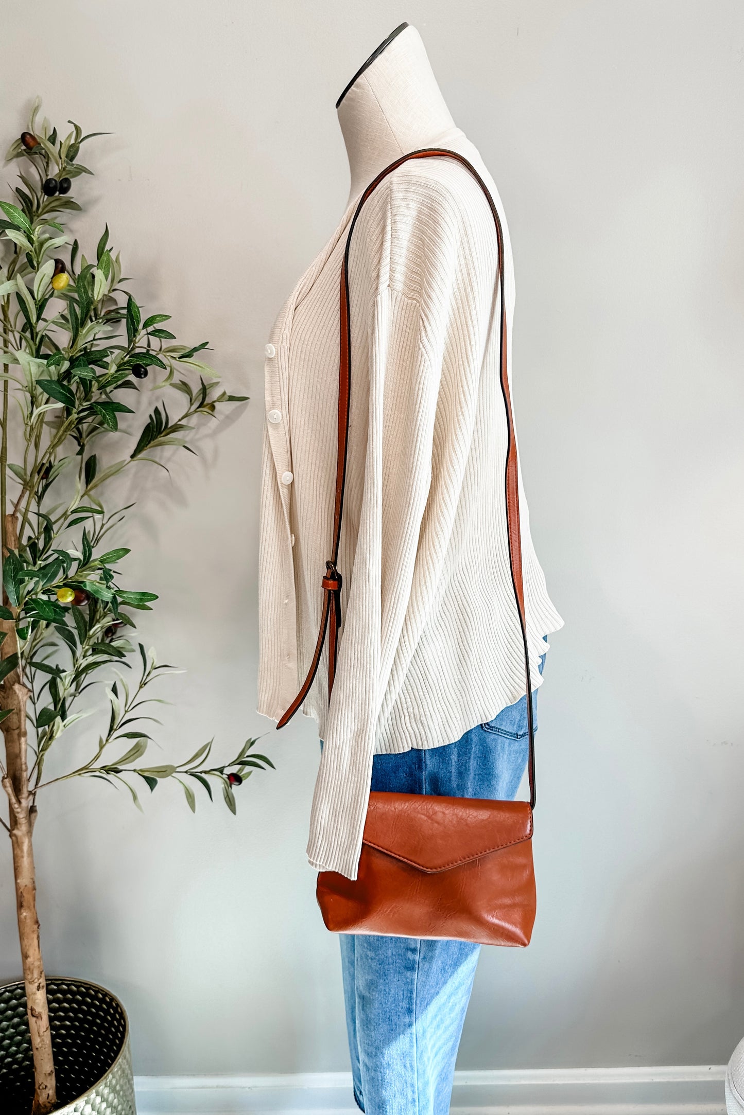 Universal Thread Crossbody