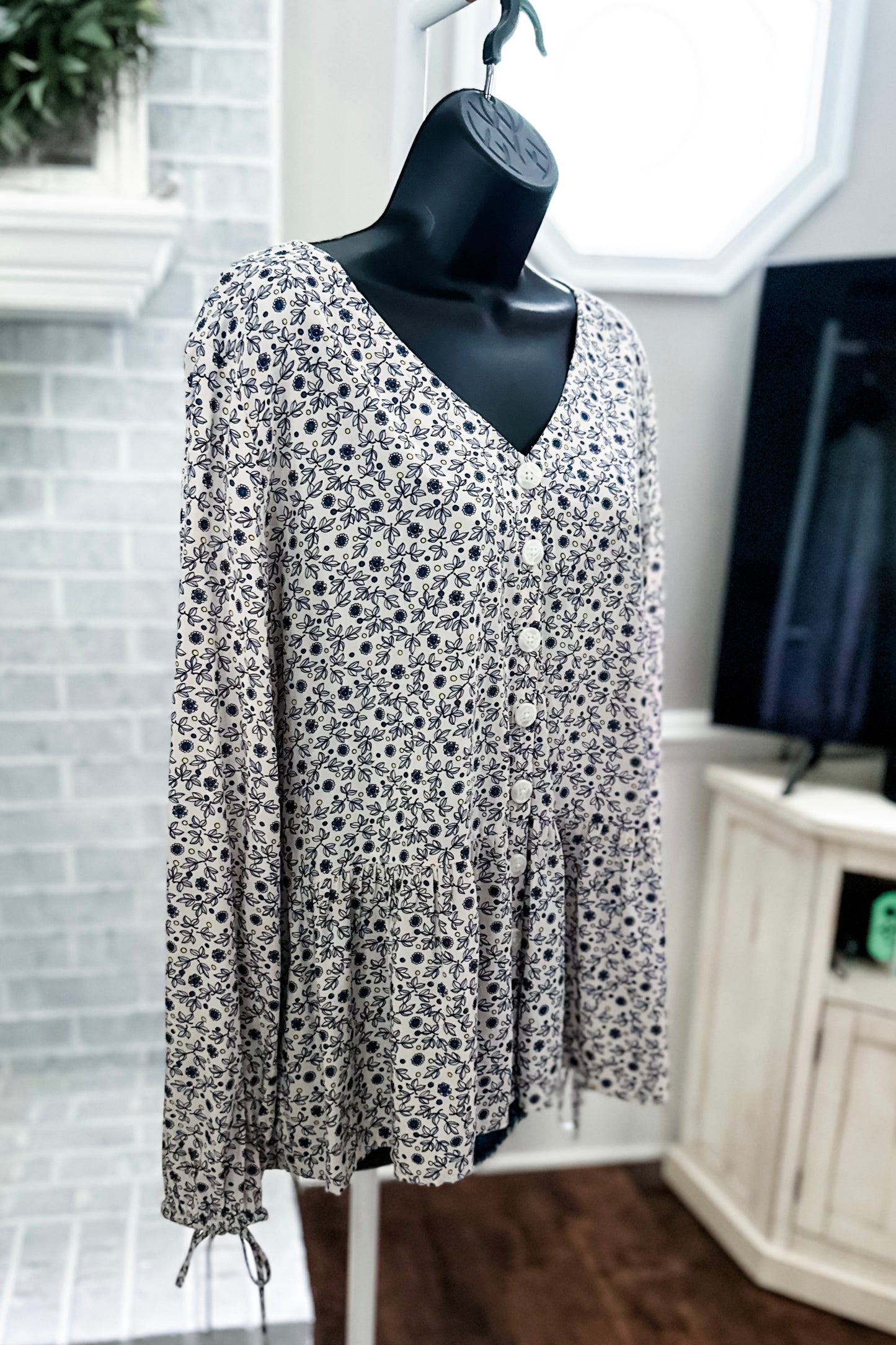 (L) Loft Floral Blouse