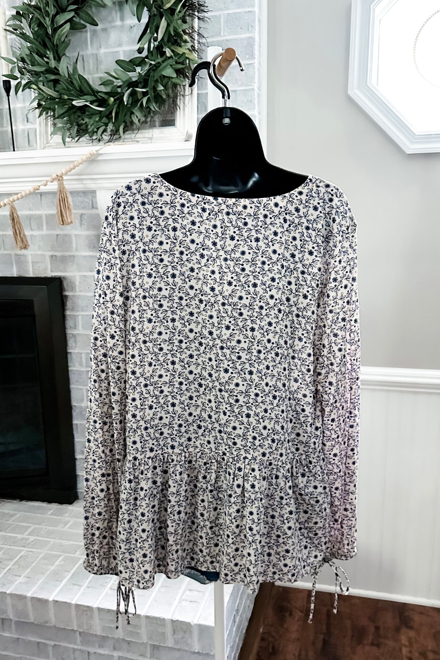 (L) Loft Floral Blouse