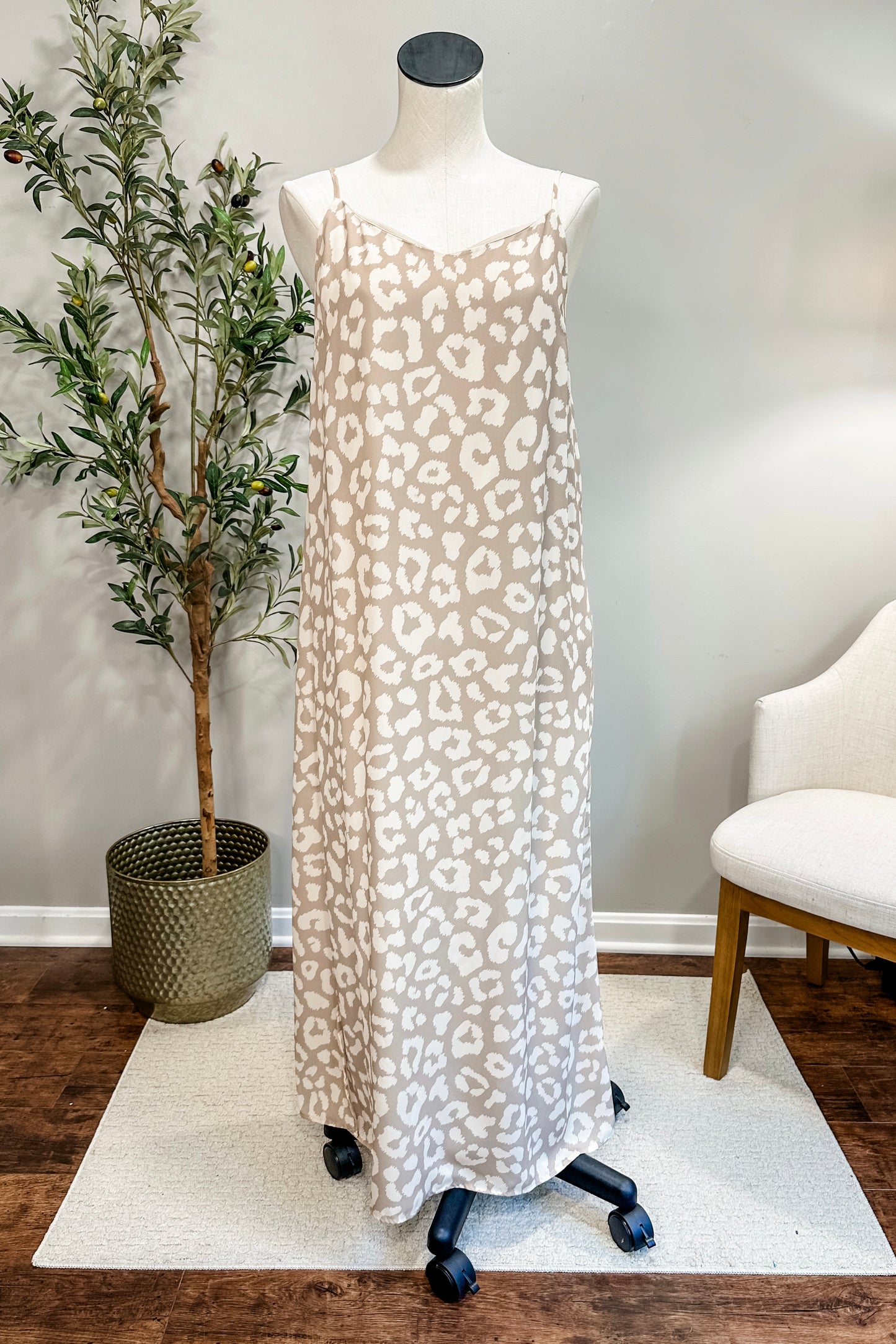 (XL) Pink Lily Leopard Maxi