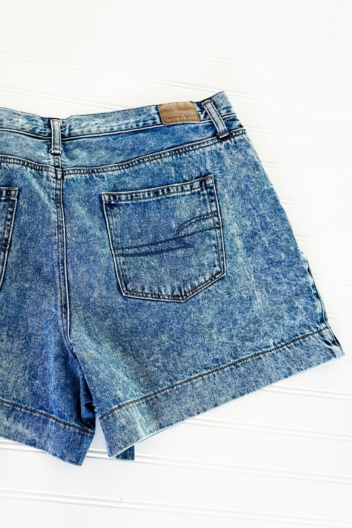 (16) AE Acid Wash Mom Short