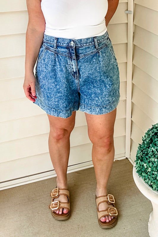 (16) AE Acid Wash Mom Short