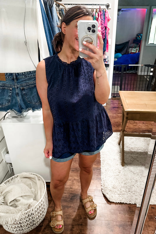(XL) Loft Eyelet Halter