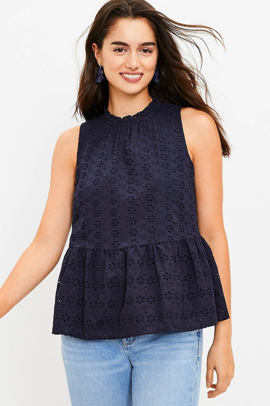 (XL) Loft Eyelet Halter